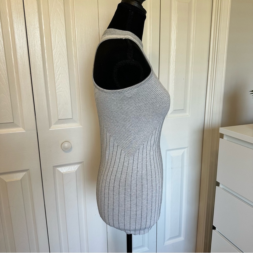 Athleta Sojourn Tank Light Gray Size M Women’s Ribbed Sleeveless Workout Top - Picture 4 of 8